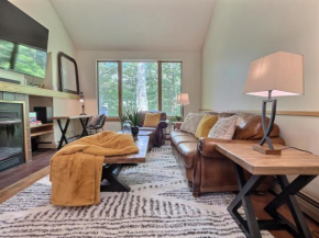 SugarBear Pool, Hot Tub, 2 En Suite BRs, FirePlace